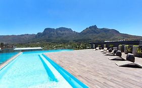 Newlands Peak Aparthotel 904